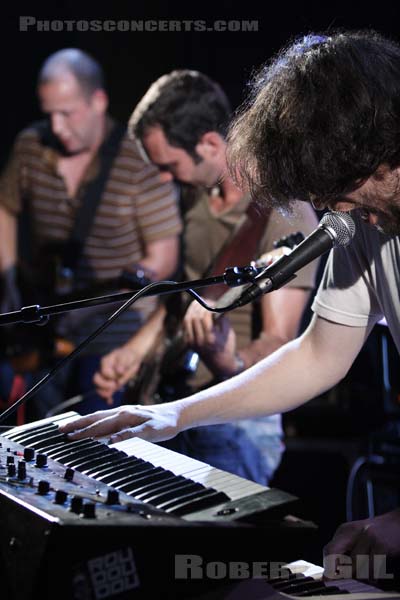 STEEPLE REMOVE - 2006-07-21 - PARIS - La Maroquinerie - 